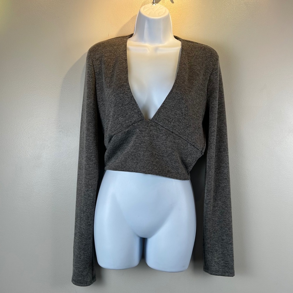 Mikey & Joey Womens XL Gray Heathered Deep V-Neck Long Sleeve Crop Top NWT